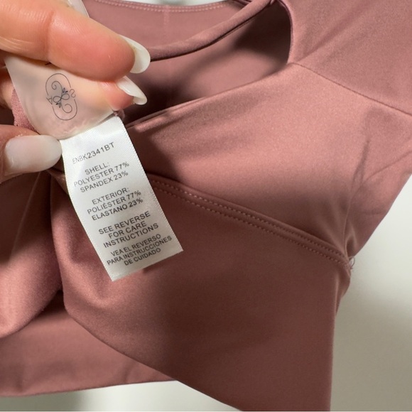 Revial Rasberry Work Out Crop Top Size M - Picture 4 of 6